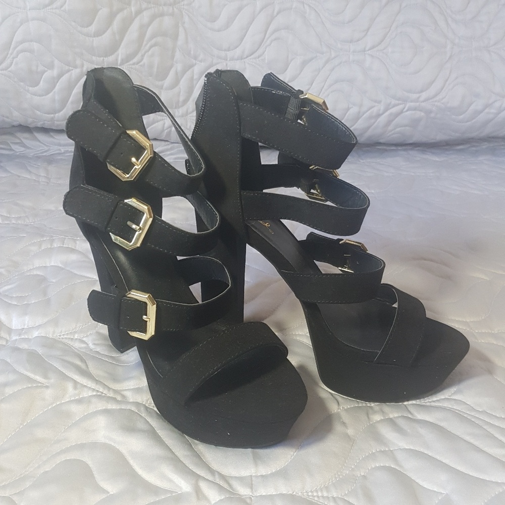 Lola shoetique heels 💖